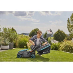 Gardena 2x18V Grasmaaier Powermax P4A 37cm Incl. Twee 4.0Ah Accu's + Lader 6 Gardena 2x18V Grasmaaier Powermax P4A 37cm Incl. Twee 4.0Ah Accu's + Lader -Tuingereedschap Verkoop 123 150